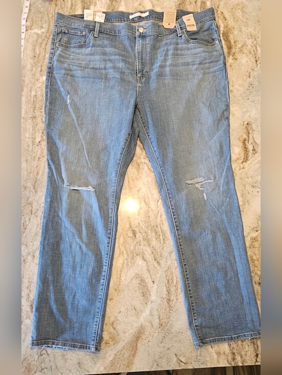 Levi's Denim - Levi's 724 High-Rise Slim Straight Jeans — Blue Denim